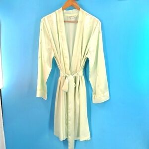 Morgan Taylor Intimates green satin robe with tie XL